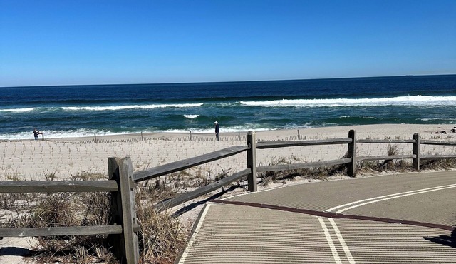 Normandy Beach 5BR Private Beach Access Dual-Unit Home for Multi-Family Stay in Lavallette