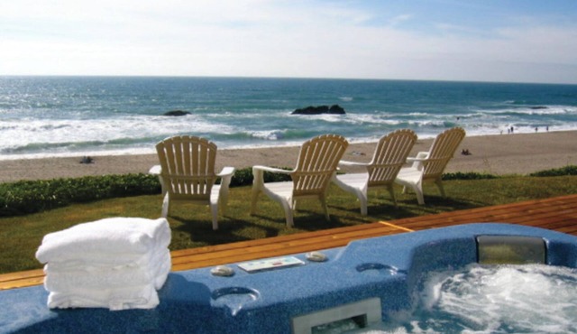 OCEAN FRONT KILLER VIEW, HOT TUB, WALK TO CASINO