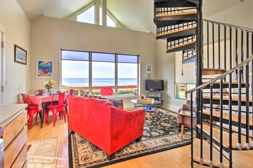 Oceanfront Cottage w/Deck & Secluded Beach Access! in Yachats