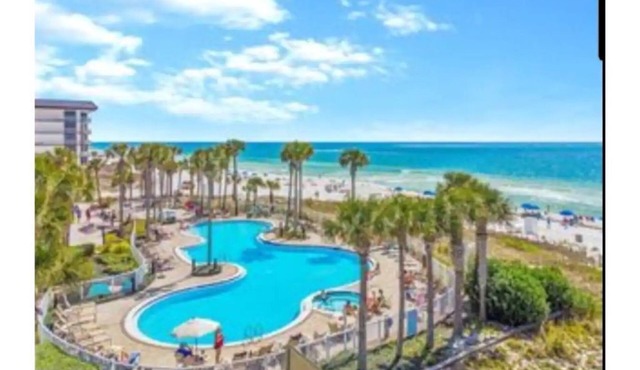 Oceanfront with Amazing Views.Pet friendly 2 bed+ hall alcove.16th fl. sleeps 8