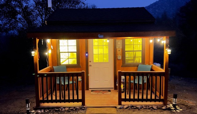 Off-grid 1-bed Cabin in Yokuts Valley in Squaw Valley
