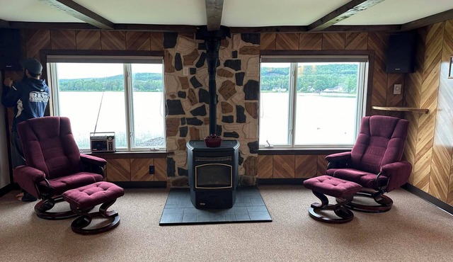 On Long Lake with Direct Access to Trails-L & R Lakeside Rentals