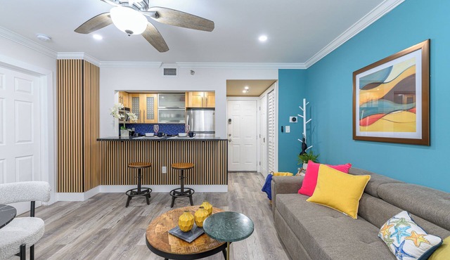 One block from the beach! South Beach/Ocean Dr - 1 Bed/Bath - Muscle Beach