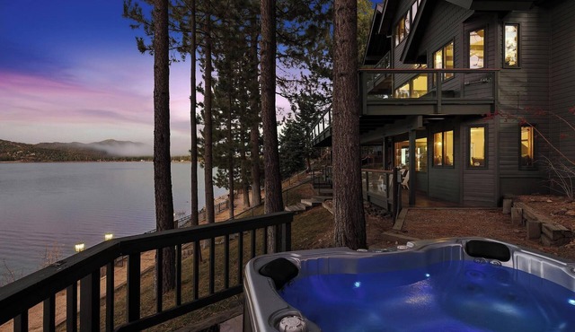 Only 38 Steps to the Lake! Newly Remodeled! Stunning Views! PET FRIENDLY! Chef's Kitchen! Outdoor HOT TUB!