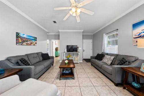 Orange Beach Villas - Beach Retreat by Youngs Suncoast