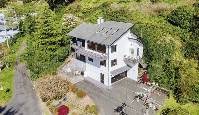 Overlook the Winchester Bay Harbor from the spacious 3rd Level!