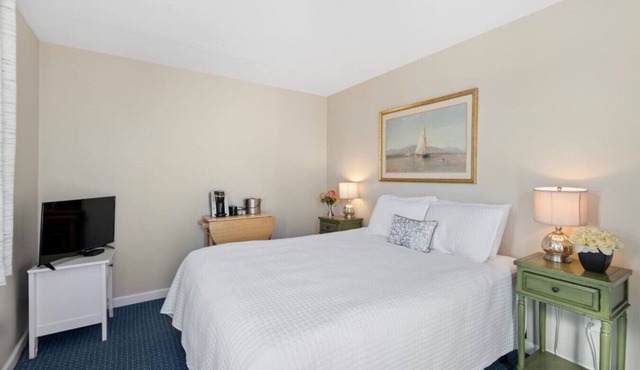 Partial Ocean View Studio w/Private Deck (308)