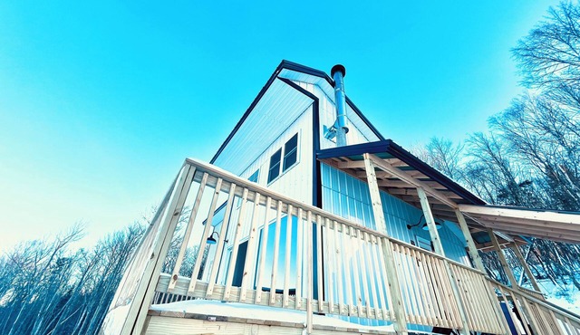 Peaceful Eagle Eye Cabin ON THE TRAIL in Fort Kent overlooking the St John River