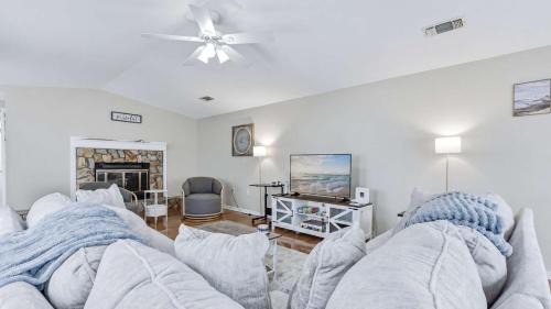 Peaceful Fort Walton Home near Beaches & Dining