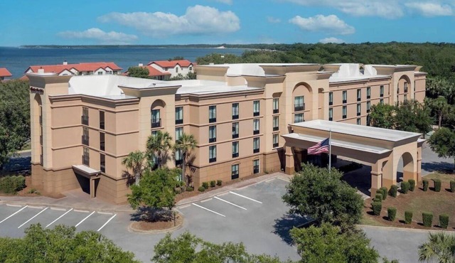 Pensacola Bay 2 Queen Studio w/Breakfast, Gym & Pool