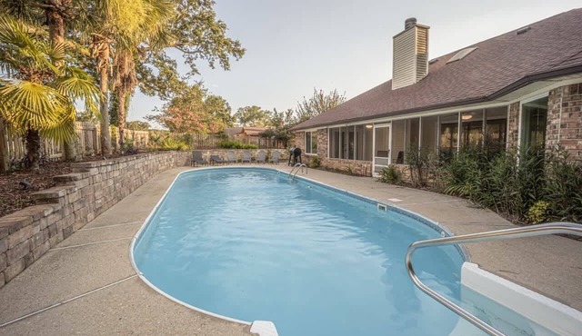 Pensacola Golf Course Escape 3 br | 3ba
