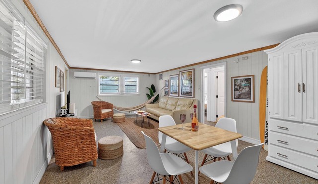 Perfect for traveling medical professionals, this coastal retreat is ideally located near the hospital and just one block from the beach 🌊 Unwind after long shifts in a calm, comfortable space filled with fresh ocean air and easy coastal relaxation