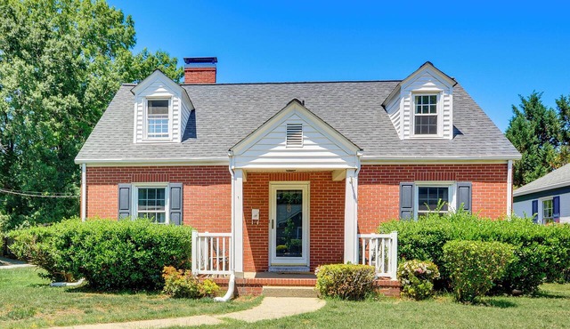Perfect Location Greensboro Home - Near Everything