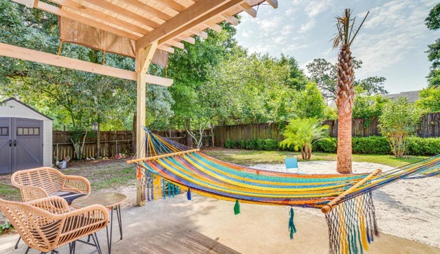Pet-Friendly Pensacola Home w/Sunny Backyard!