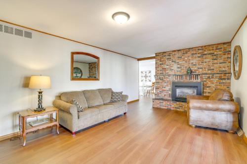 Pineville Home w/Fire Pit < Half-Mi to Elk River!