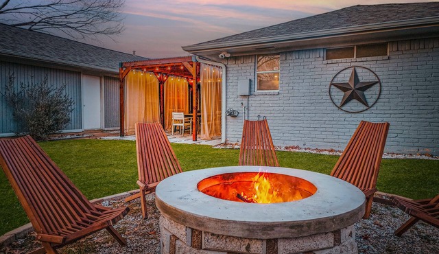 Pool table, BBQ, pool table, fire pit, nearby golf courses in Carrollton