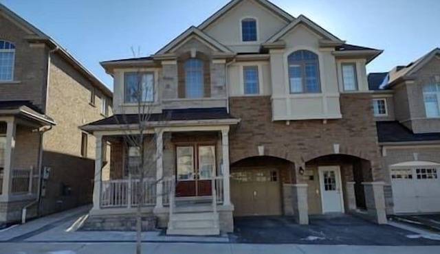 Prestige Accommodation in Ajax