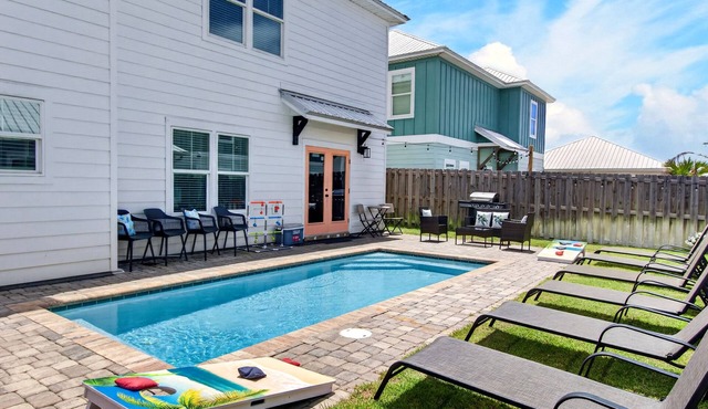 Private Heated Pool & Game Room Sleeps 15 Near 30A, Beach Access & Pier Park