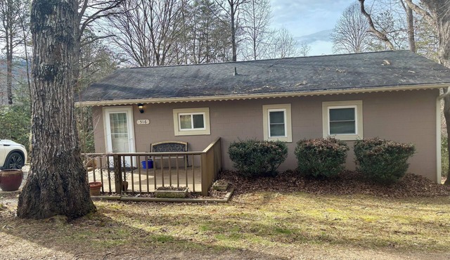 Quaint 2-bedroom, 1-bath house in charming Cowee Valley Franklin NC