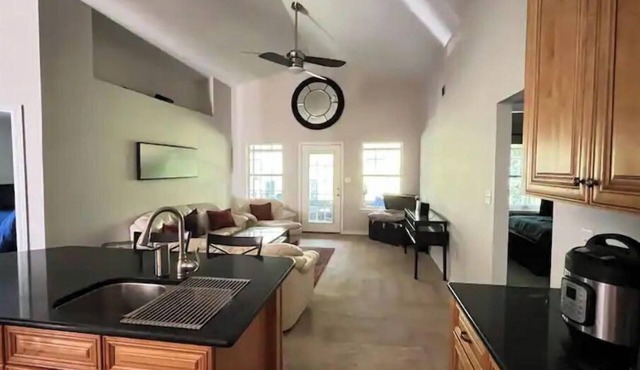 Quiet Home! Peaceful neighborhood with water access, king bed, screened porch.