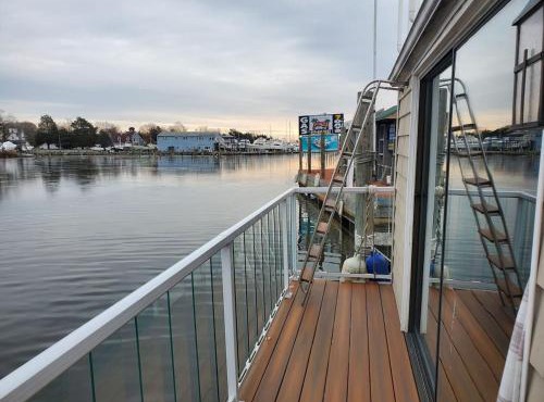 Recluse Floating Waterfront Escape
