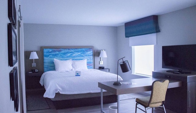 Refresh and Recharge! Indoor Pool, Free Breakfast and Parking! in Cranberry Township