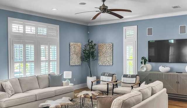 Remodeled 5 bedroom house with bikes – walking distance to the beach