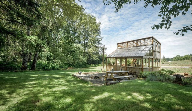 Romantic Cottage for Couples Getaway near Portland | Oregon Rentals