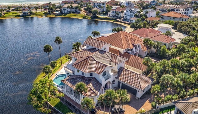 Rose of Destin - Sleeps 12 - Mediterranean styling on 4-Prong Lake, Destin