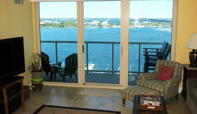 Sabine Yacht & Racquet Club 2/2 Condo- beautiful Gulf and Bay views!