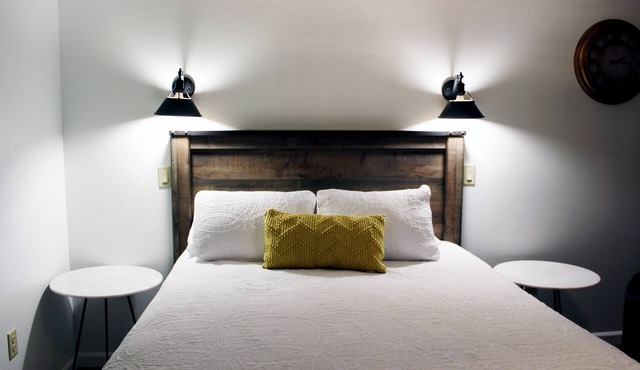 Silverton Inn & Suites