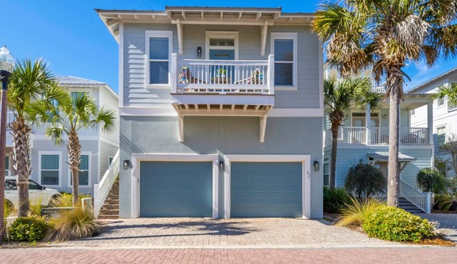 ⛱️ Simply The Beach - Chic Studio Carriage House ⛱️