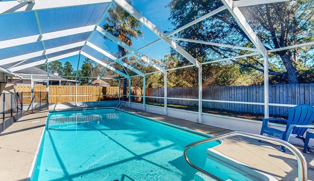 Single-level home with fenced yard, private pool & washer&dryer