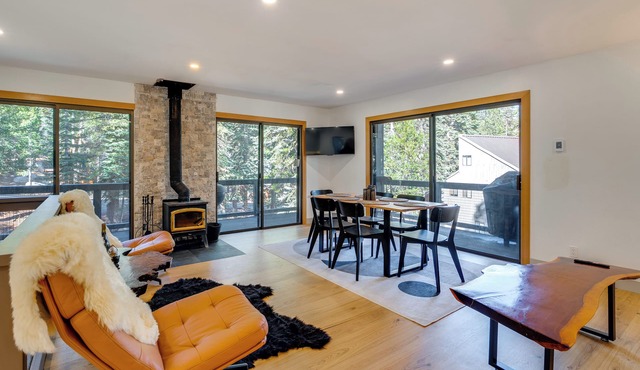 Ski-In/Ski-Out Retreat w/Sauna in Bear Valley!