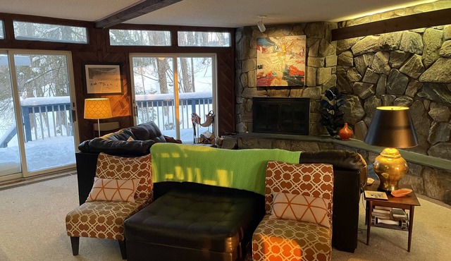 Ski-On Ski-Off at Pico Mtn Premier Slopeside House Rental. Dog Friendly!