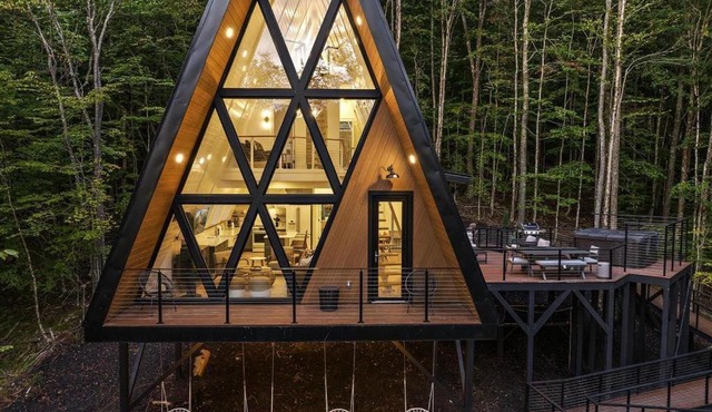 Sky-High A Frame Retreat Hottub & EV charging