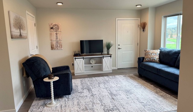 Soothing 2-bedroom apartment with AC