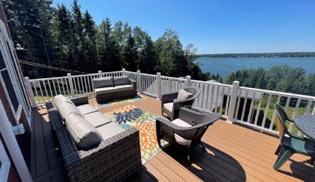 Spacious 3 Bedroom, 2 bath, new home, ocean views, close to Maine seafood!