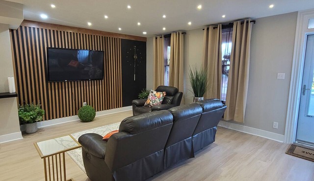 Spacious 4-bedroom house in serene Carlisle with AC