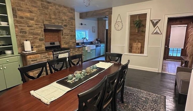 Spacious 4BR Family Home in New Oxford Fire Pit Near Gettysburg