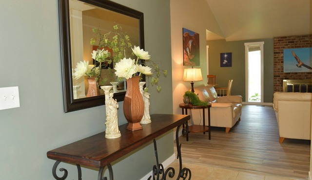 Spacious and Beautiful Single-Level for 10+