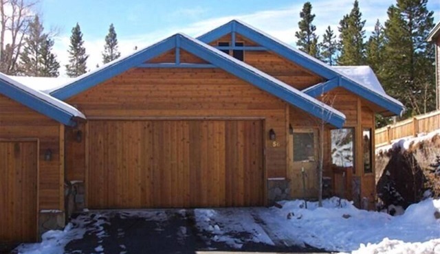 Spacious Family Home Close to 4 Ski Resorts, Summit County CO- Mountain Serenity