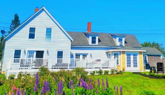 Spectacular Corea Harborside house minutes to Acadia National Park Schoodic Entry