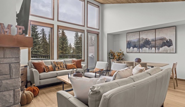 Spring Creek Vacations 4 BR Villa TMV4 in Canmore