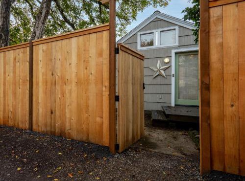 Star Studio, A Garden Retreat near University of Oregon