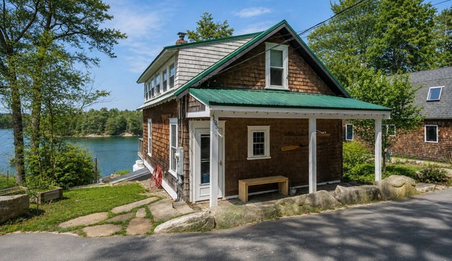 Stillhouse: Serene sanctuary in coastal Maine