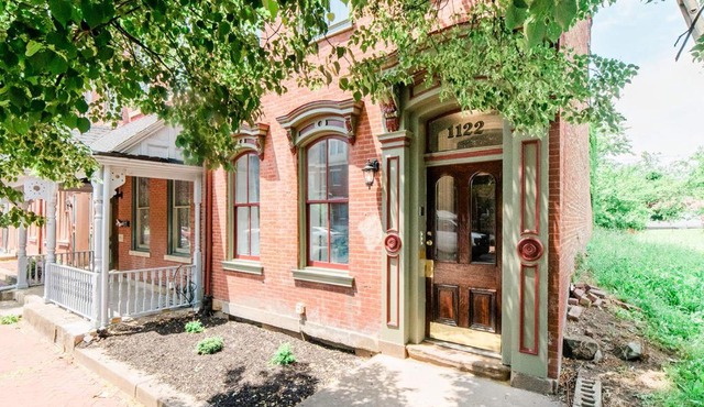 Studio Suite - No Steps - Walkable & Free Parking in Pittsburgh