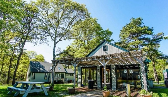Stunning 2BR Condo Cape Cod with Tennis Court & Games Room in Mashpee