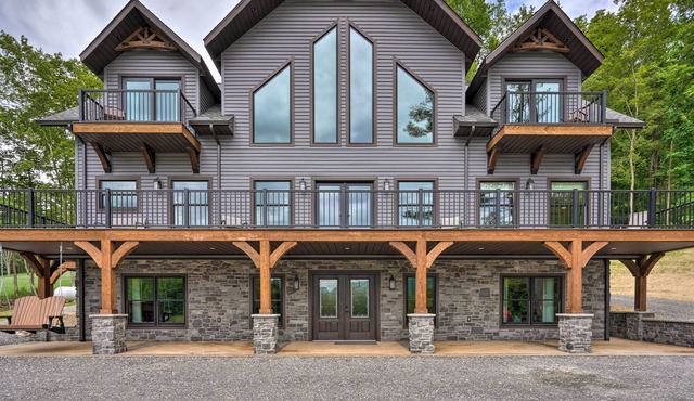 Stunning 'Bugle Hollow Lodge' w/ Mtn Views!