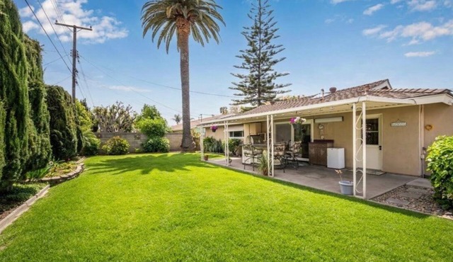 Stylish 3-bedroom house with backyard & BBQ near Disneyland